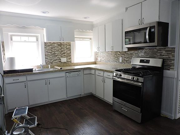 2nd image of 34 Dartmouth Ave #2