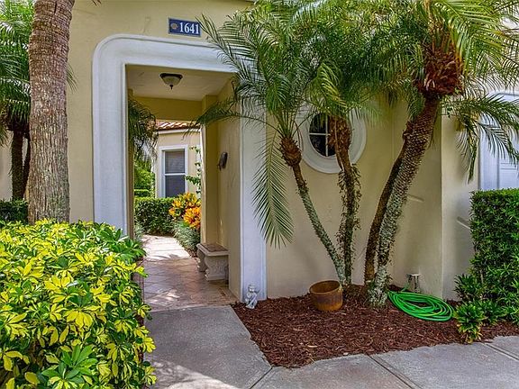 2nd image of 1641 Victoria Cir