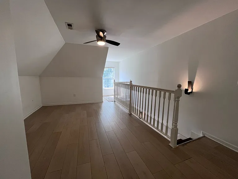 2420 Albion St — Photo 25