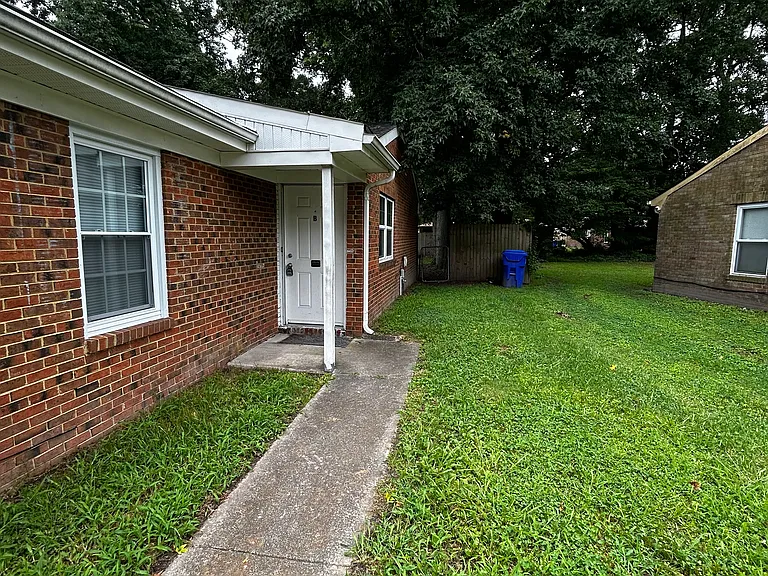 6064 Camellia Dr #B — Photo 1