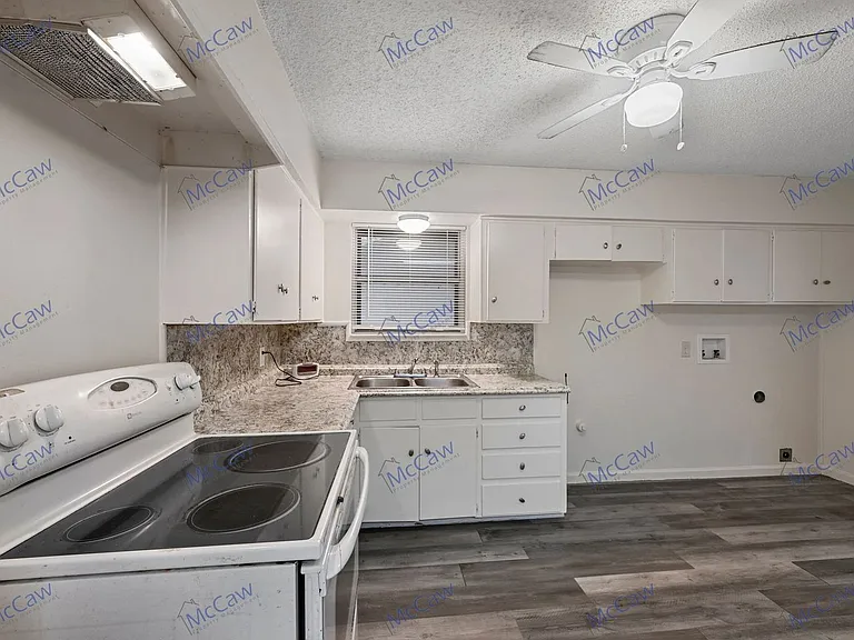 3532 Hilton Dr — Photo 8