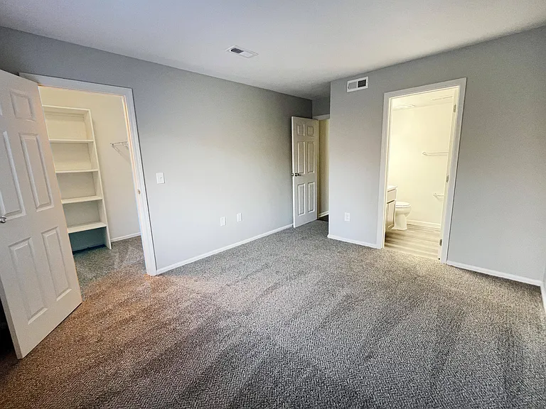 Deercross Apartments — Photo 77