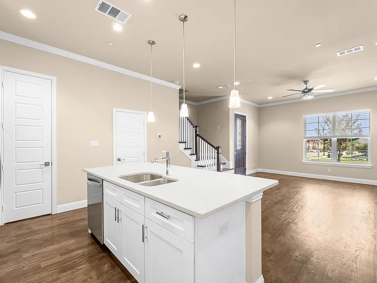 2952 Sheridan Dr — Photo 36