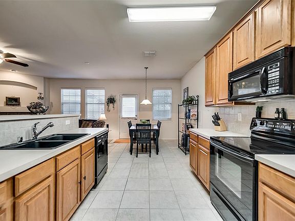 3rd image of 1524 Creek Springs Dr