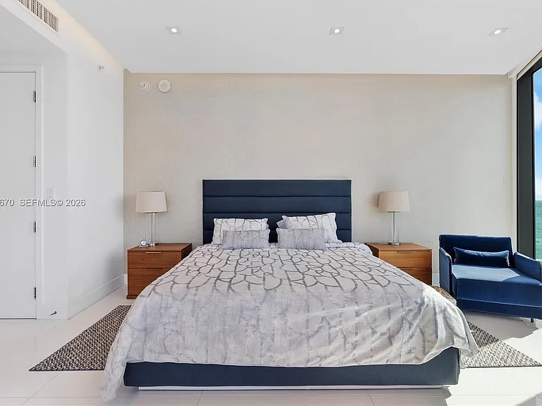 17475 Collins Ave #504 — Photo 32