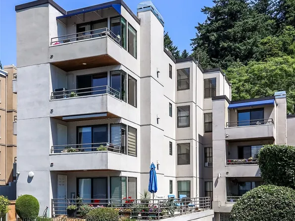 4222 Beach Drive SW #303, Seattle, WA 98116