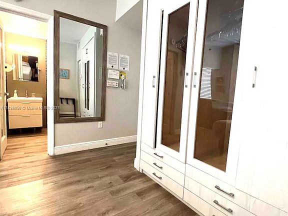 5th image of 918 Ocean Dr APT 205
