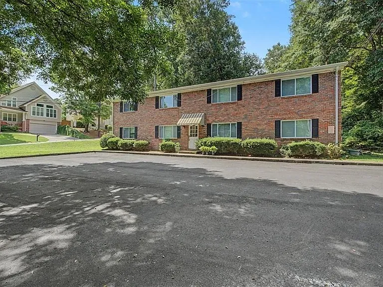 2430 Coosawattee Dr NE — Photo 31