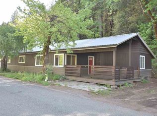 698 S 1st St, Dunsmuir, CA 96025