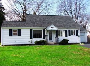 105 Hyland Dr, North Syracuse, NY 13212