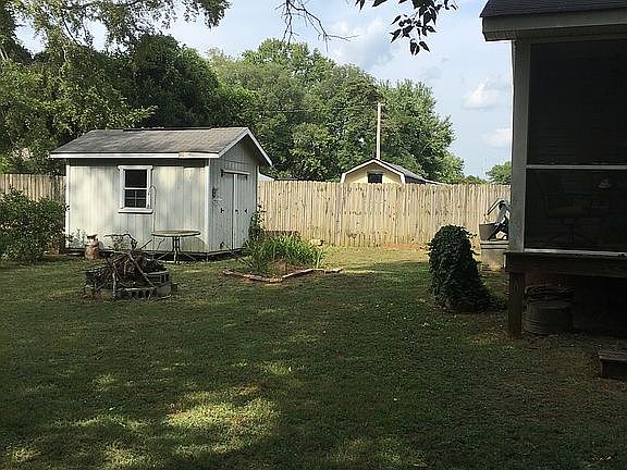 2nd image of 302 Wagner St