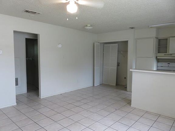 3rd image of 516 Lenora Dr