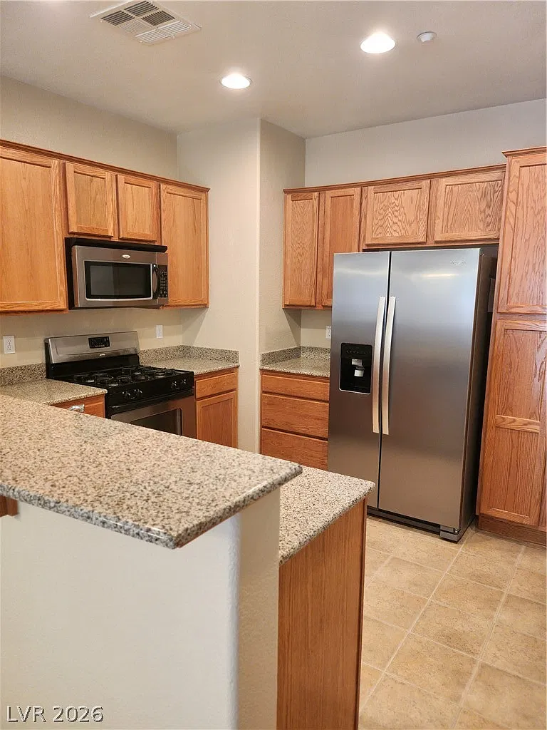 3 bed, 2.5 bath, 1412 sqft, $1,900 — Photo 4