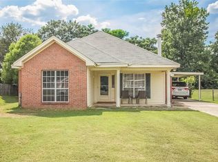 89 Cardinal Ct, Wetumpka, AL 36092