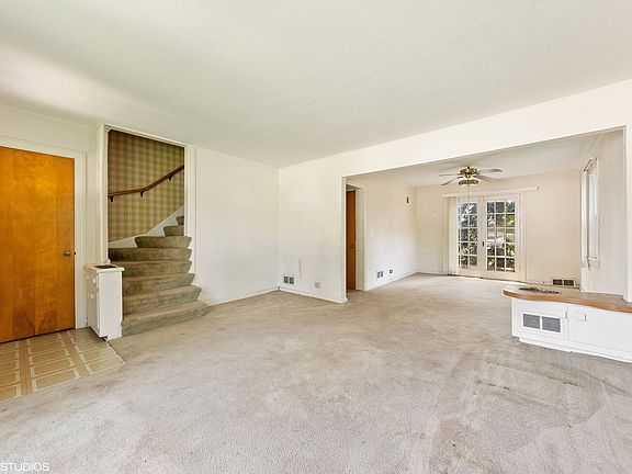 3rd image of 897 S Golf Cul De Sac St
