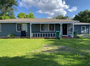 1025 Henderson Ave, Orange, TX 77630