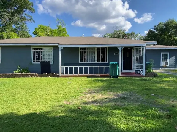 1025 Henderson Ave, Orange, TX 77630