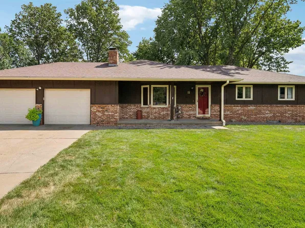 11 Ranchwood Dr, Augusta, KS 67010