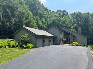 30 Croyhill Dr, Indiana, PA 15701