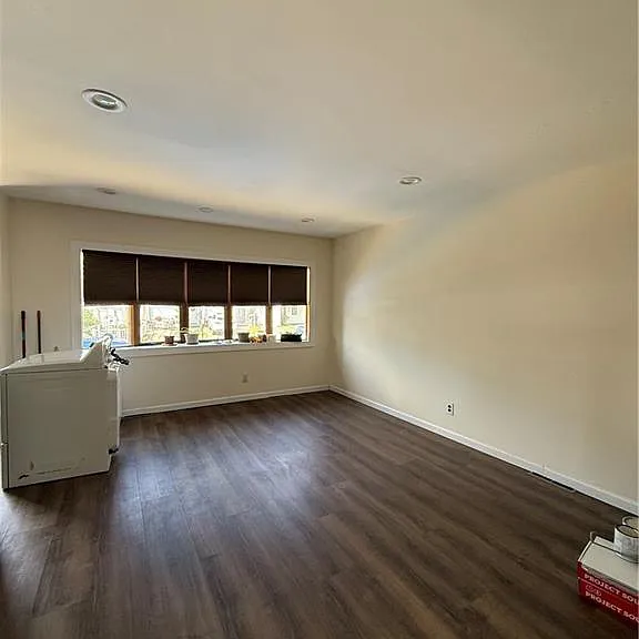 207 Dongan Hills Ave #1 — Photo 8