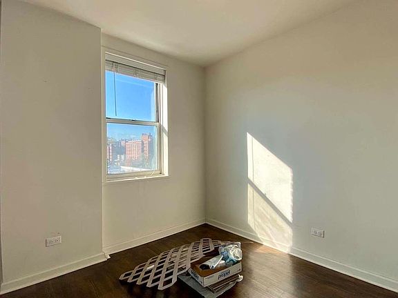 4th image of 3555 Oxford Ave APT 5D