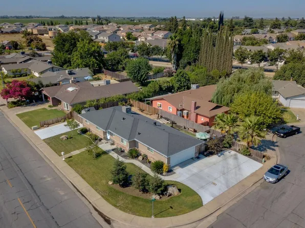 1548 Prusso St, Livingston, CA 95334