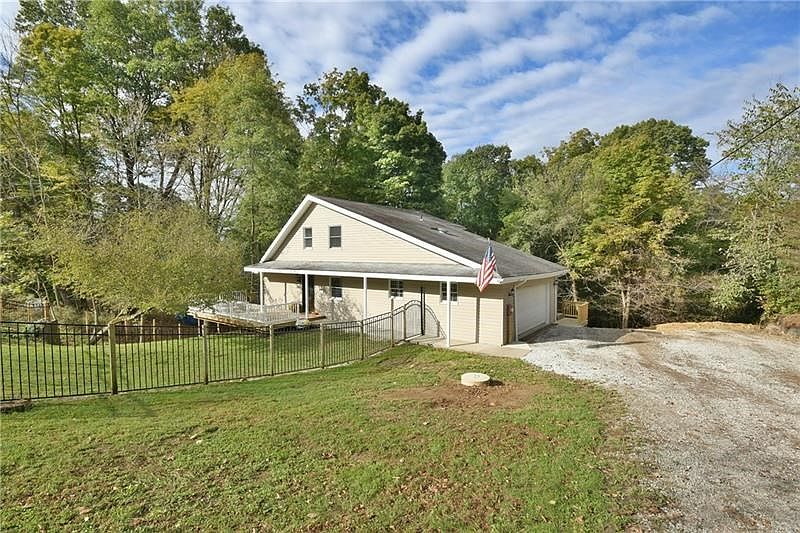 Welcome to 305 E Buffalo Church Road!