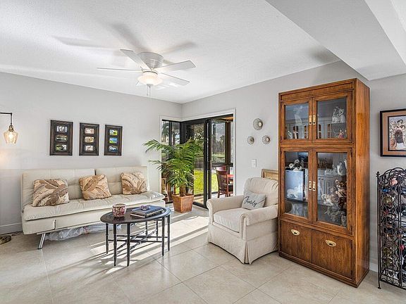4th image of 5020 Golfview Court #1411
