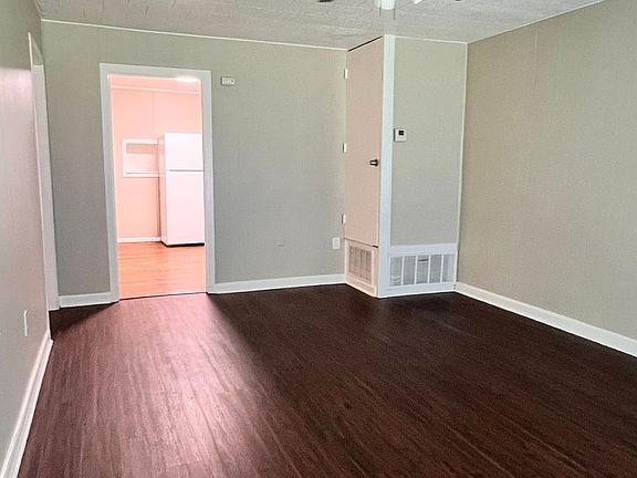 3rd image of 4006 Boren Ave