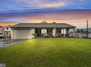 418 N Walnut St, Mount Holly Springs, PA 17065