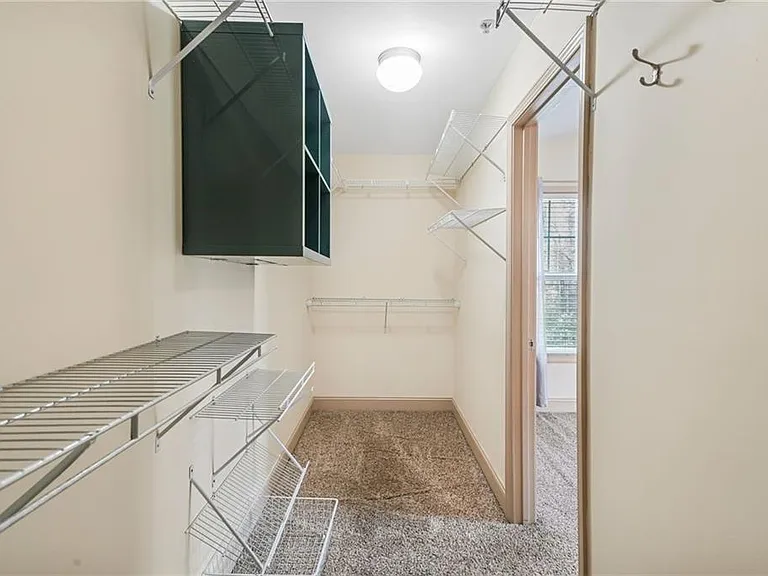 708 Madison Ln SE — Photo 22