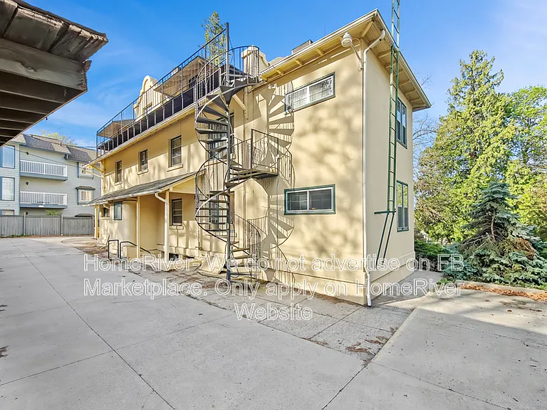 1001 S Monroe St #8 — Photo 18