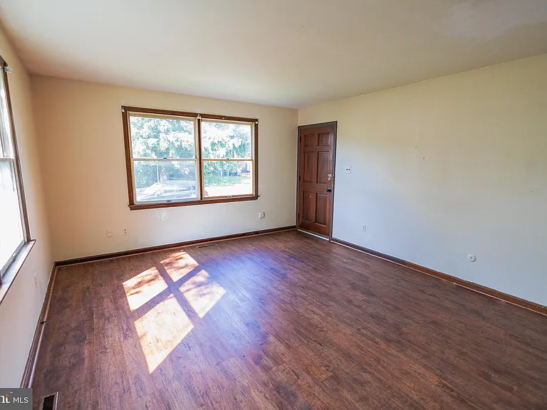 213 Laurel Ave #B — Photo 10