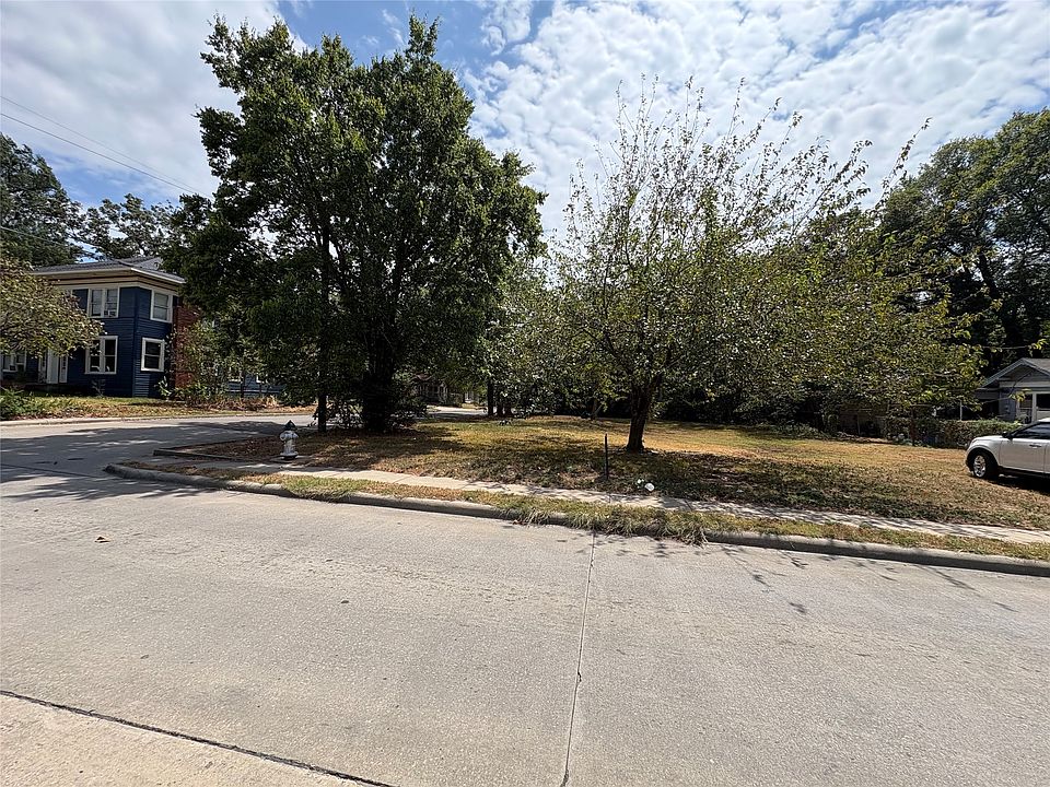 1st image of 440 Pine Bluff St