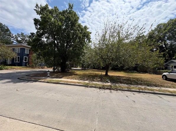 440 Pine Bluff St, Paris, TX 75460