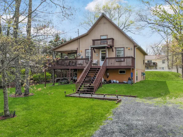 109 Stamford Rd, Dingmans Ferry, PA 18328