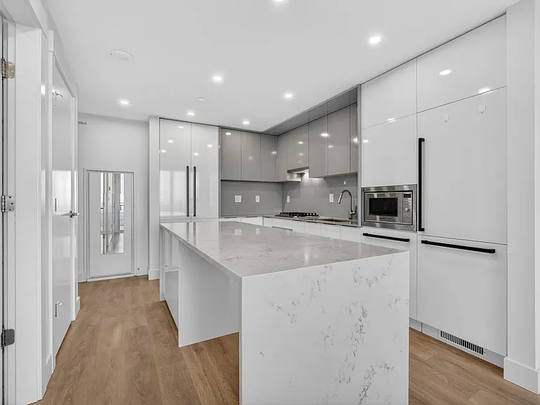 4711 Hazel St #3410 — Photo 3