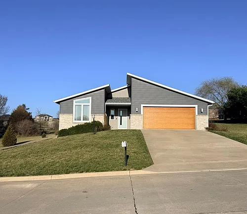 227 Paradigm Dr Photo 1
