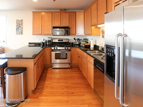 3rd image of 3655 N Southport Ave #3n0rth