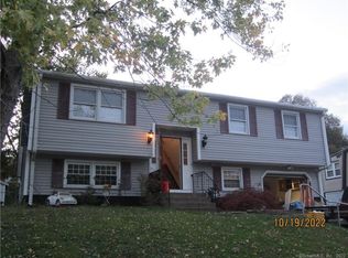 46 Sunrise Hl, Meriden, CT 06451