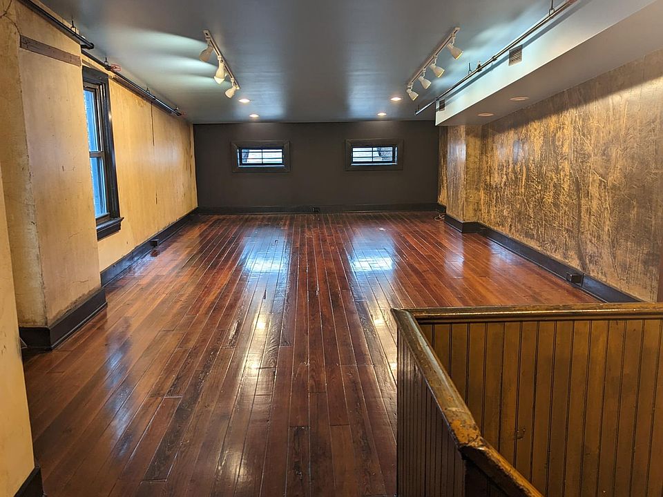 1st image of 1322 Clay St #4