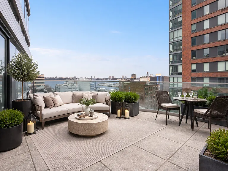 555 W 43rd St #12H — Photo 11