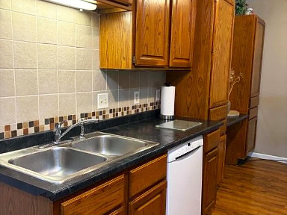 5th image of 3712 Ramblewood Dr
