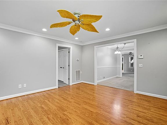 5th image of 123 Louisiana Dr