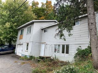 7586 Green Lakes Rd, Fayetteville, NY 13066