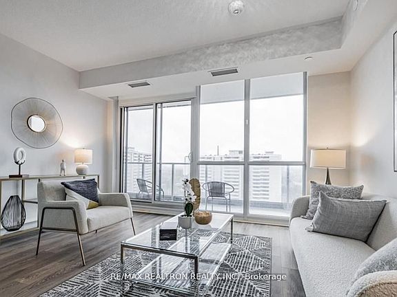 4th image of 36 Manor Rd E #1003