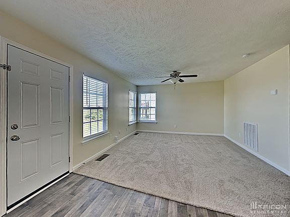 3rd image of 705 Rock Glen Trce
