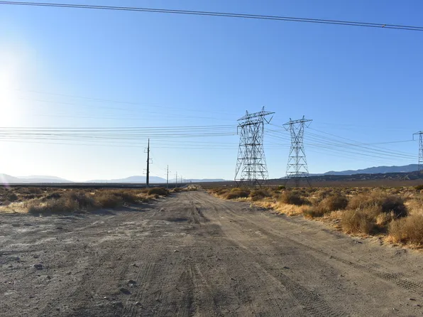 19300 W Astoria Ave, Rosamond, CA 93560