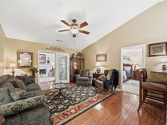 5th image of 205 Garfield Ln