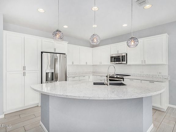 2nd image of 4418 W WINSLOW Way